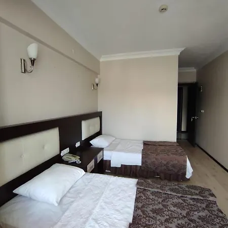 Club Adas Hotel فندق موجلا